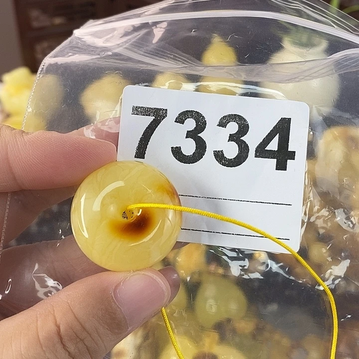 蜜蜡未镶嵌珠宝奇石