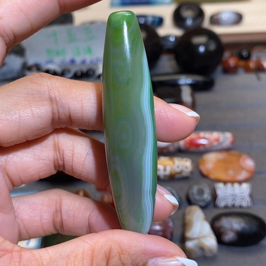 刘***刚未镶嵌手链玛瑙/玉髓微瑕不退换