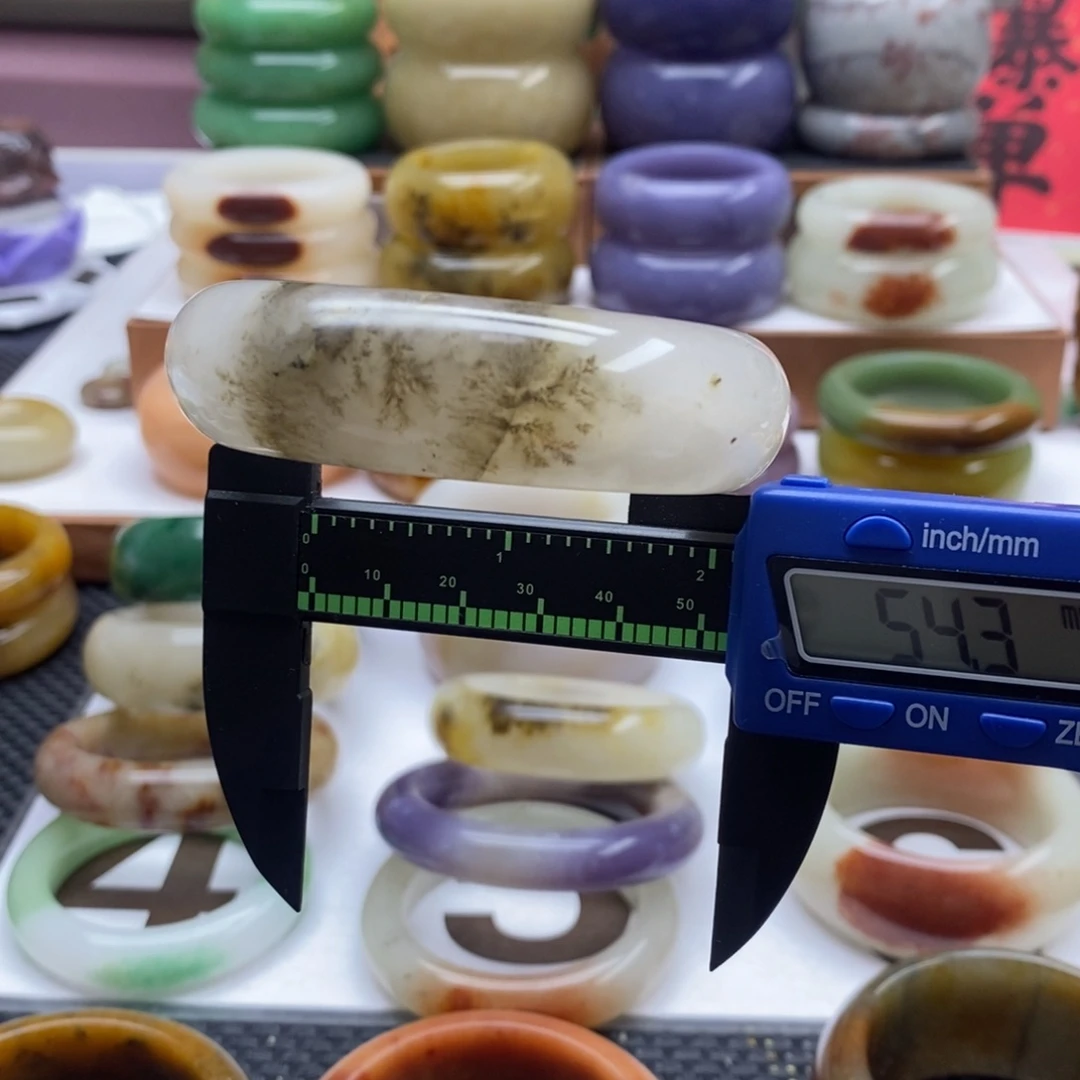 石英岩玉未镶嵌手镯