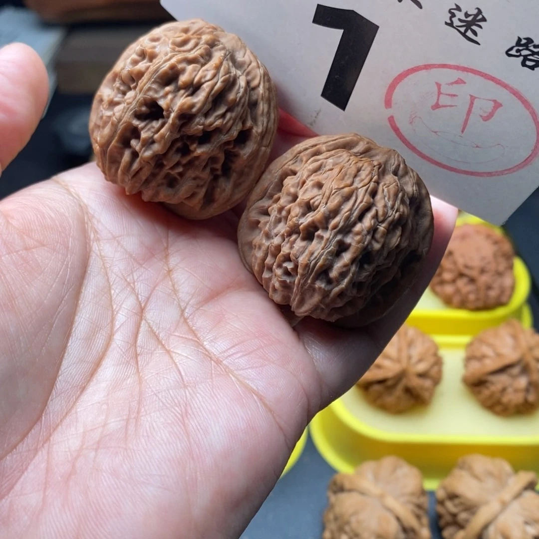 文玩核桃吊坠38全品老树红皮楼