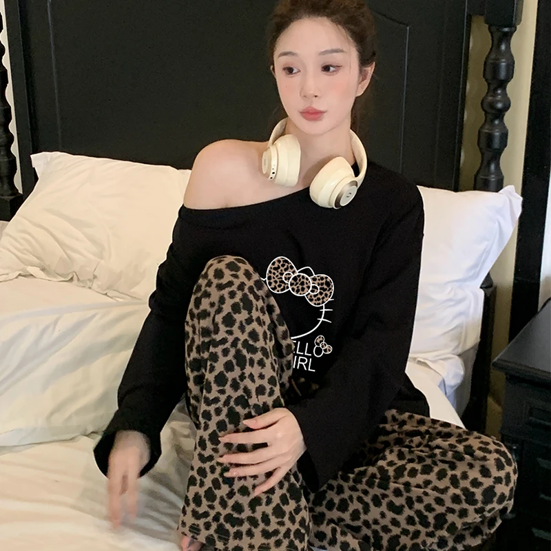 女士睡衣纯棉带胸垫秋冬季新款圆领长袖长裤卡通豹纹家居服两件套