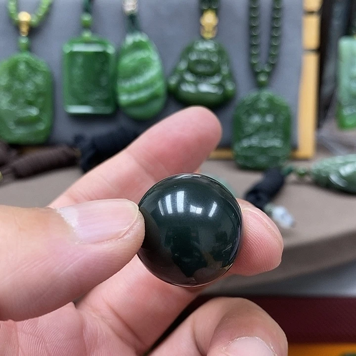 幸***福颈饰未镶嵌和田玉（碧玉）
