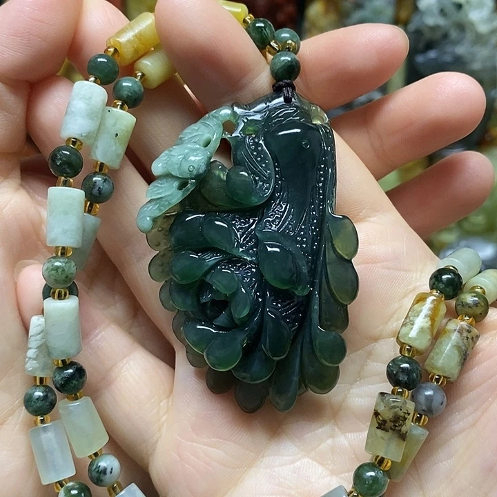 岫玉未镶嵌吊坠(赠链)