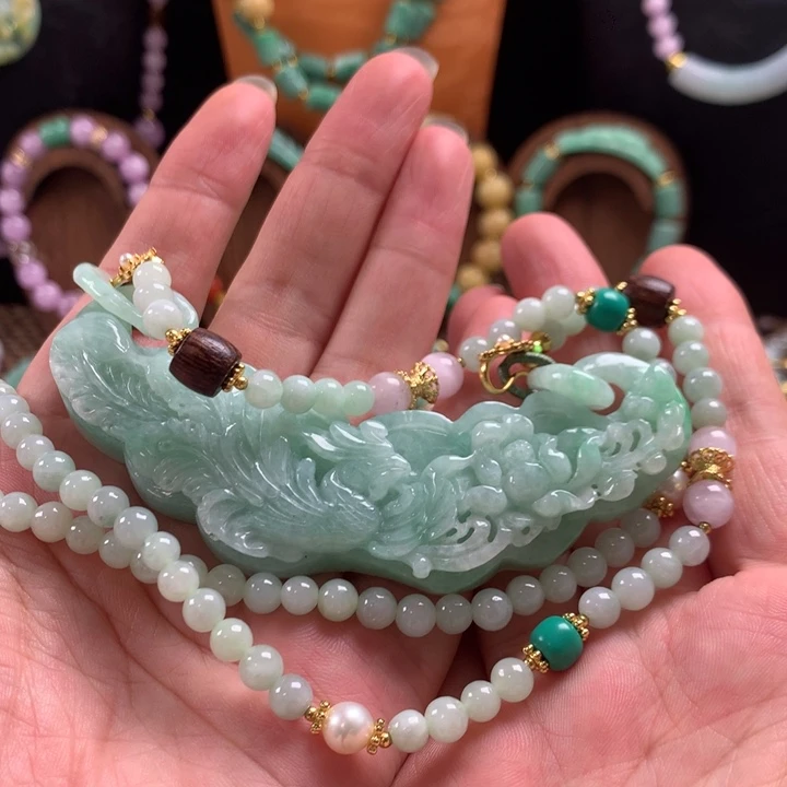 翡翠未镶嵌颈饰吊坠