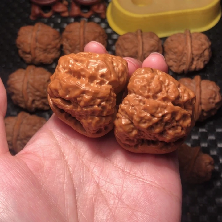 L***H把件文玩核桃蛙王