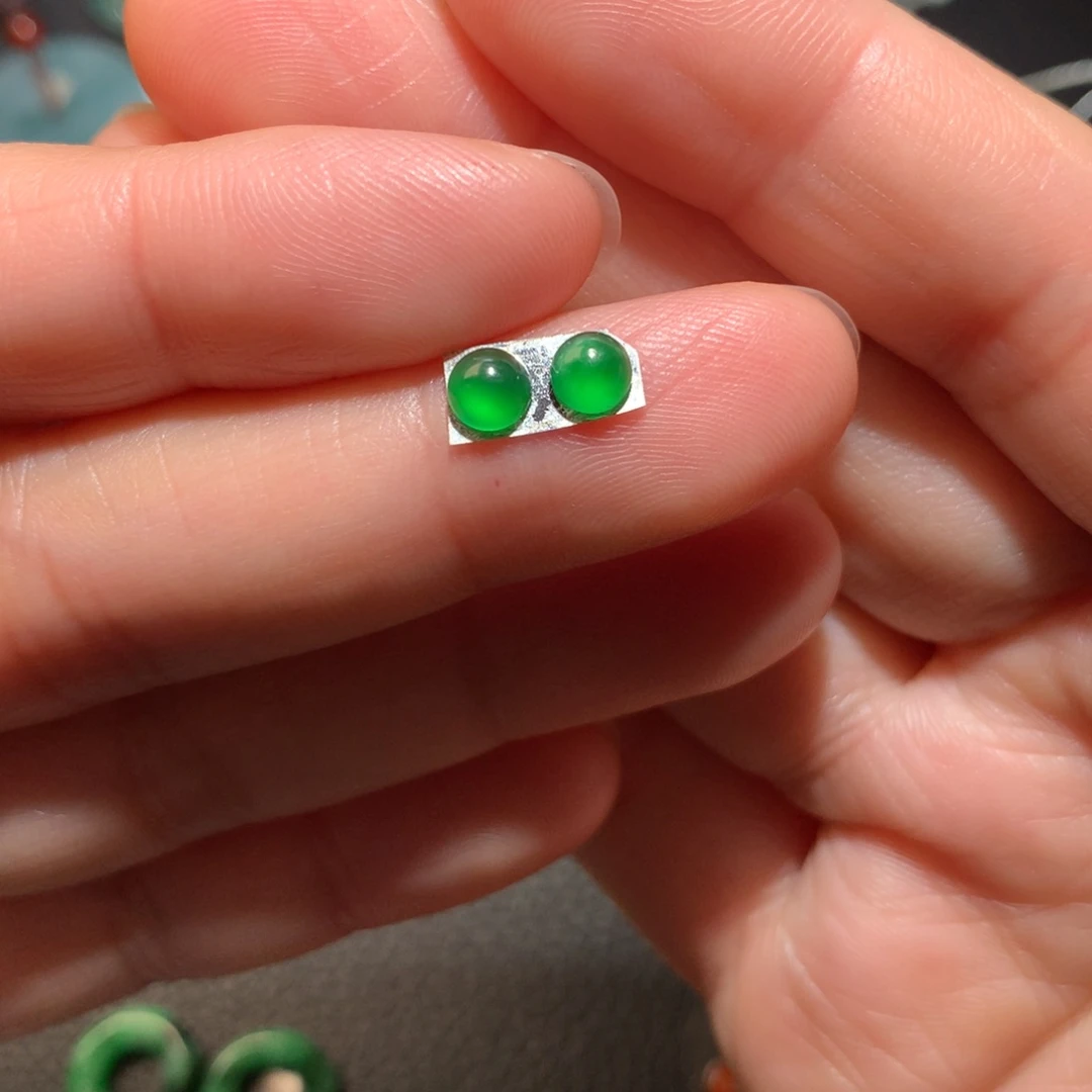 翡翠颈饰未镶嵌用****1蛋面