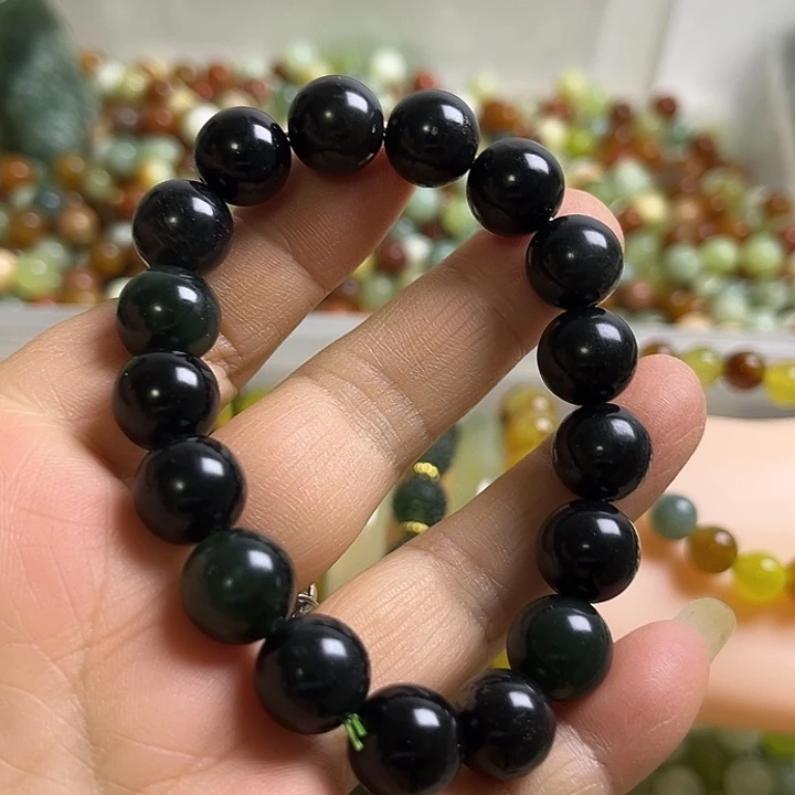 合金蛇纹石玉颈饰