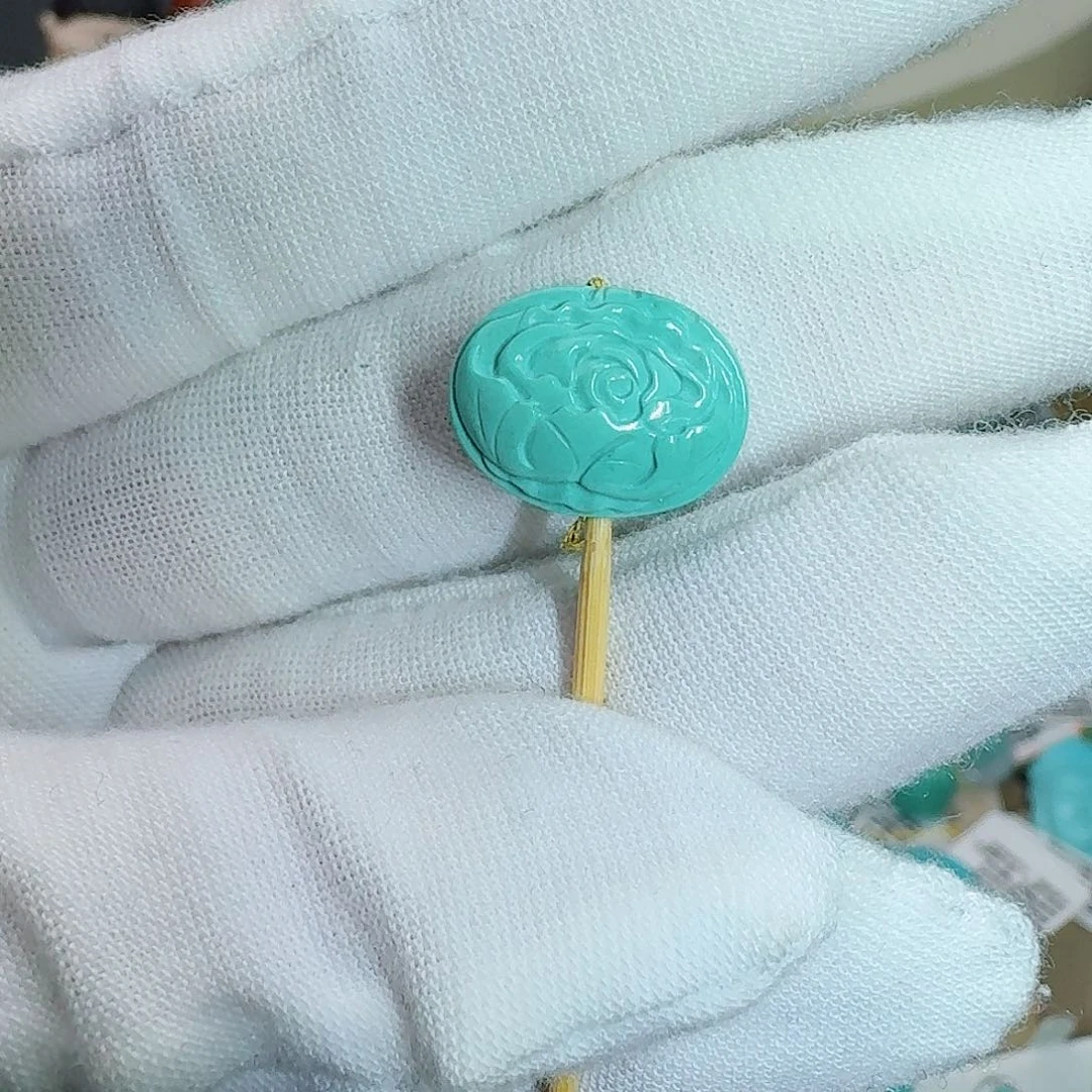 绿松石未镶嵌珠宝奇石精工牡丹花背云
