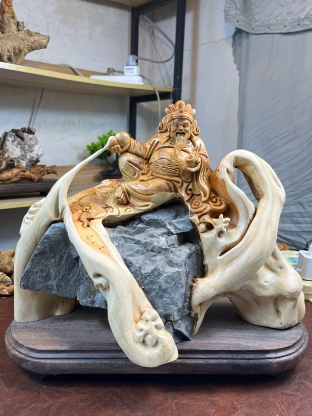太行崖柏天然卡抱石《财神》立体手工精雕精品桌摆办公家居臻品首选