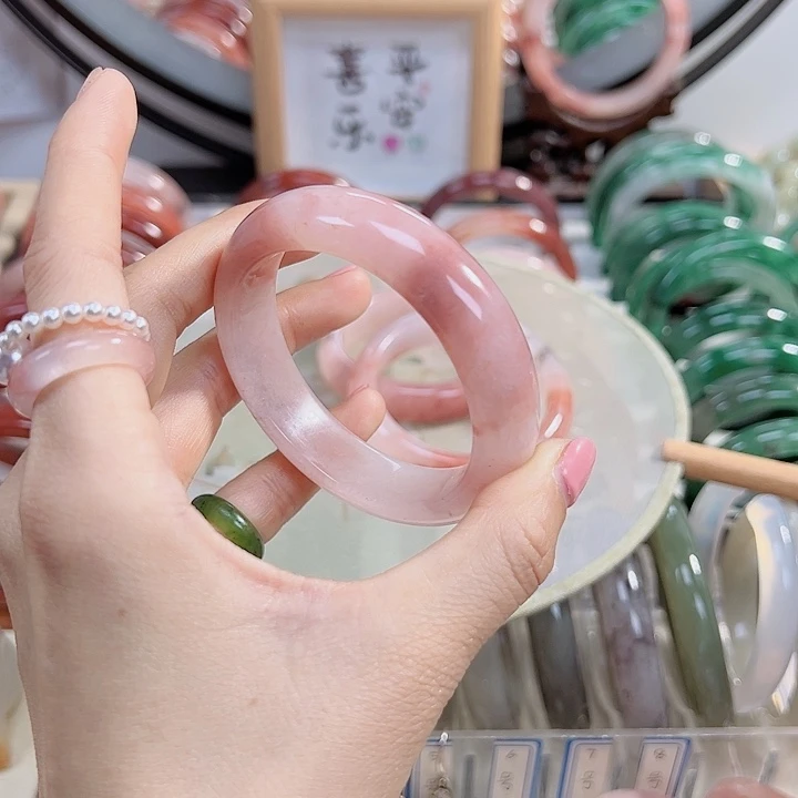 石英质玉手镯未镶嵌晚*