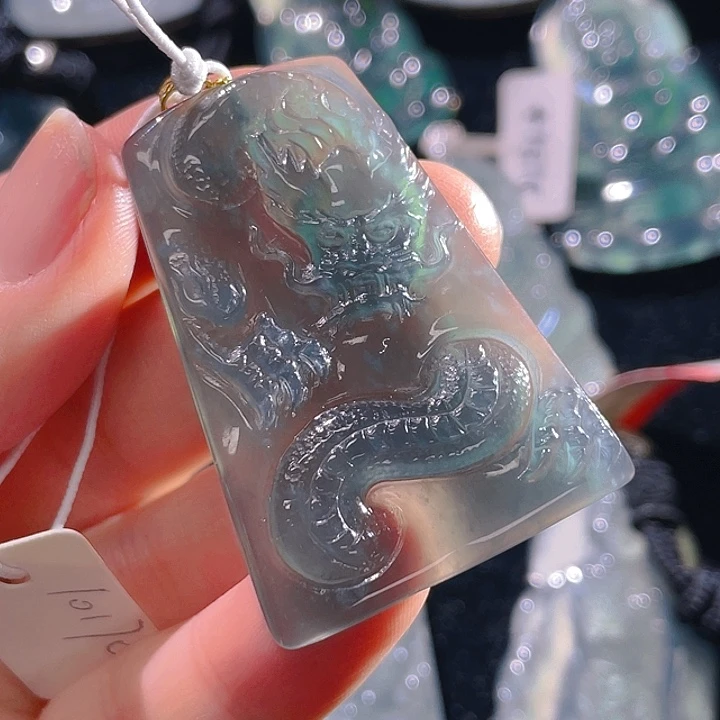 翡翠颈饰18K金镶嵌52，