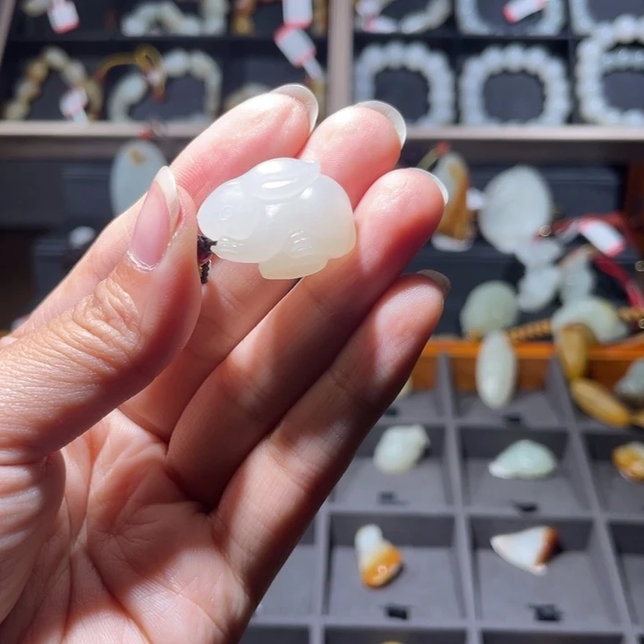 郑***和田玉（糖玉）未镶嵌手链