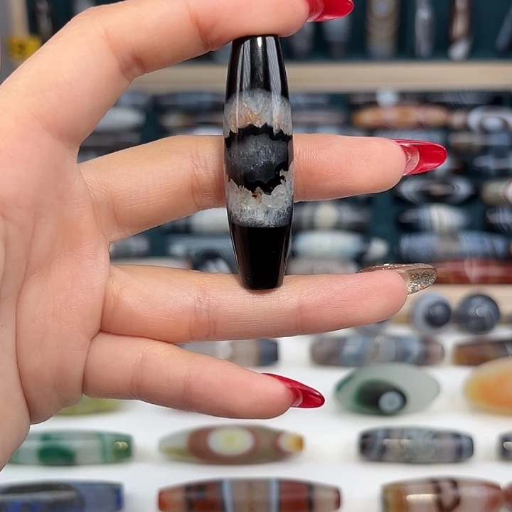 夜***空玛瑙/玉髓合金珠宝奇石