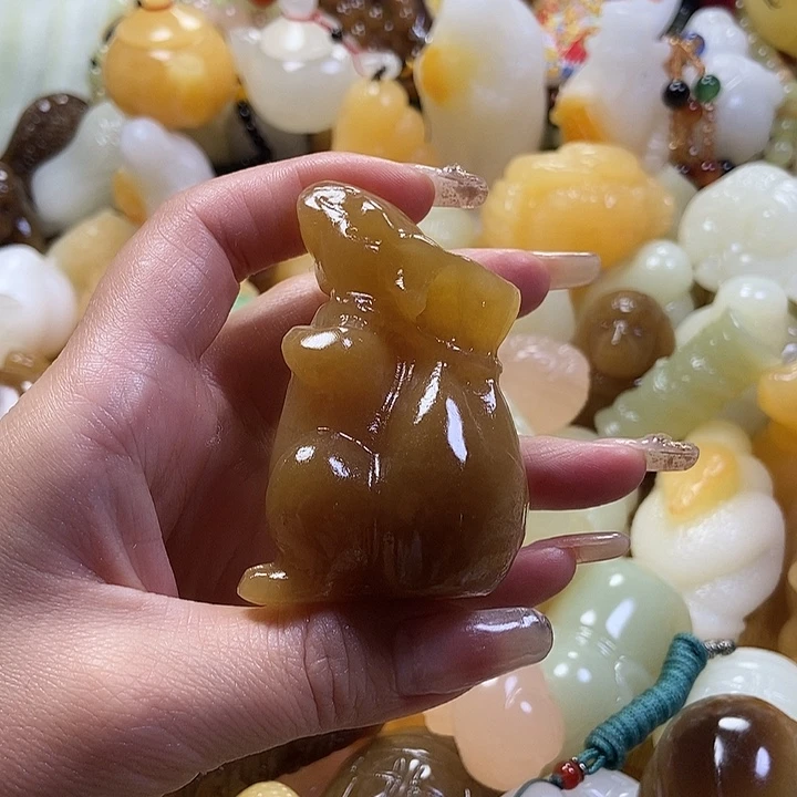 完全开放手把件鼠