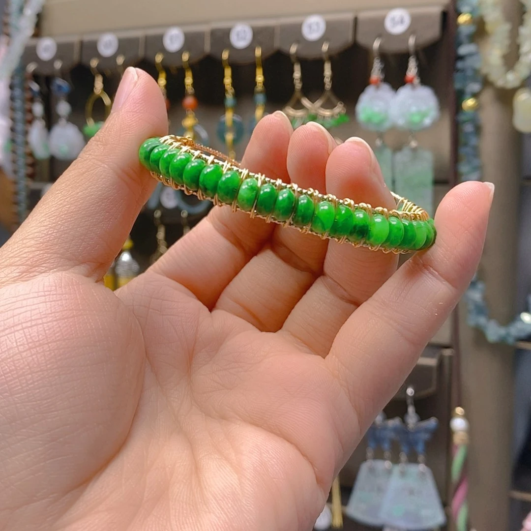 未镶嵌翡翠耳饰翡翠
