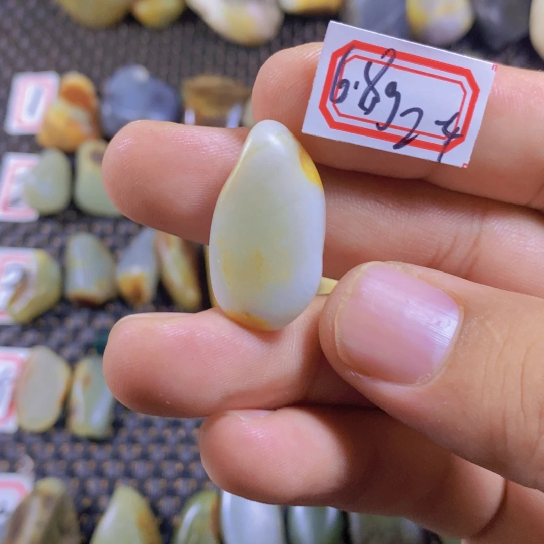 和田玉（糖玉）未镶嵌颈饰