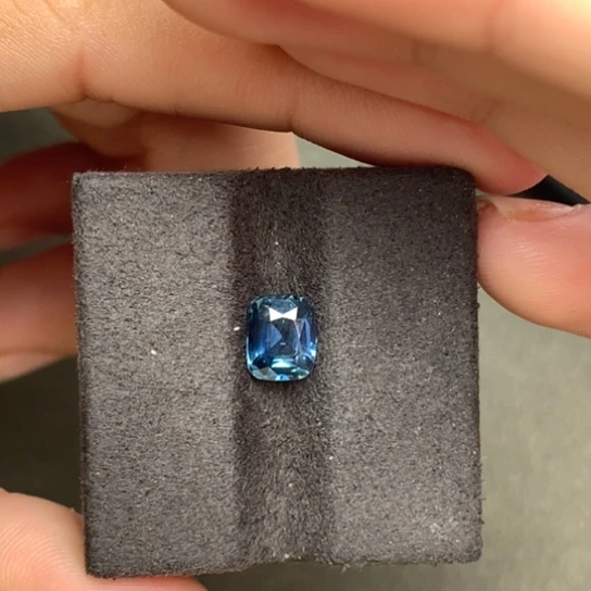 裸石蓝宝石天然蓝宝石1.53ct