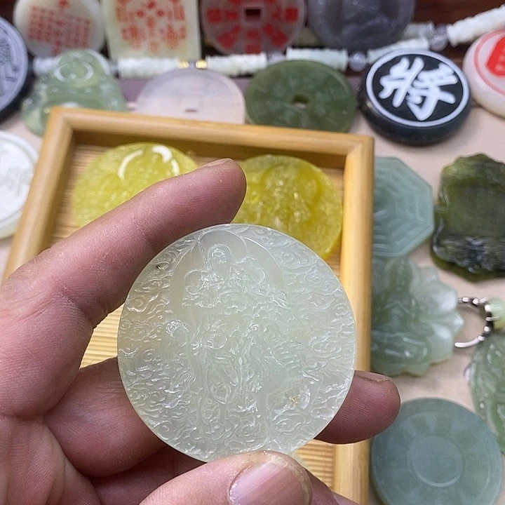 鑫****蛇纹石玉合金颈饰