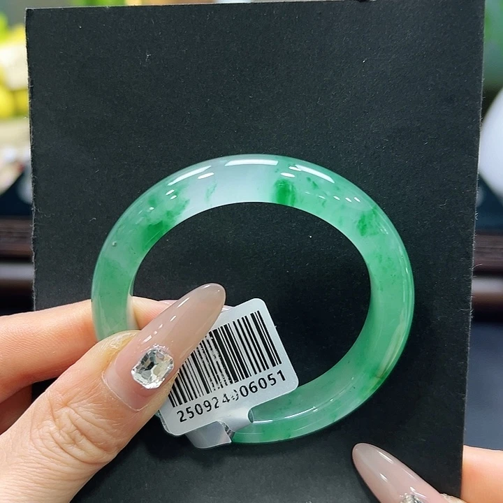 石英质玉（非洲翠）未镶嵌手镯50-51