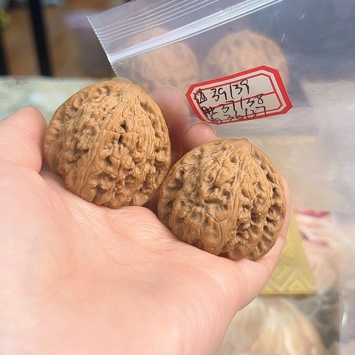 文玩核桃吊坠密纹狮子头