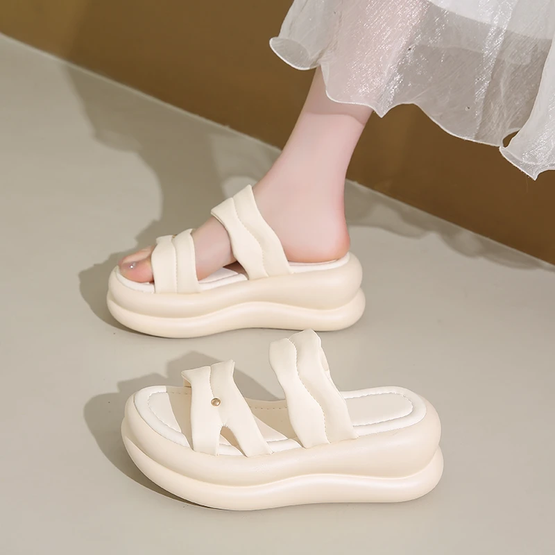 厚底云朵拖鞋女外穿露趾2025夏季新款松糕软底增高百搭沙滩鞋凉拖