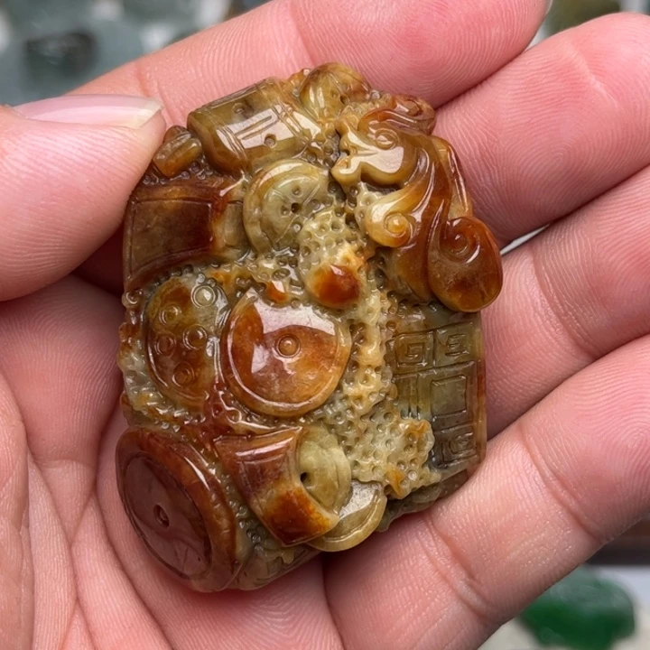 颈饰未镶嵌翡翠八破图