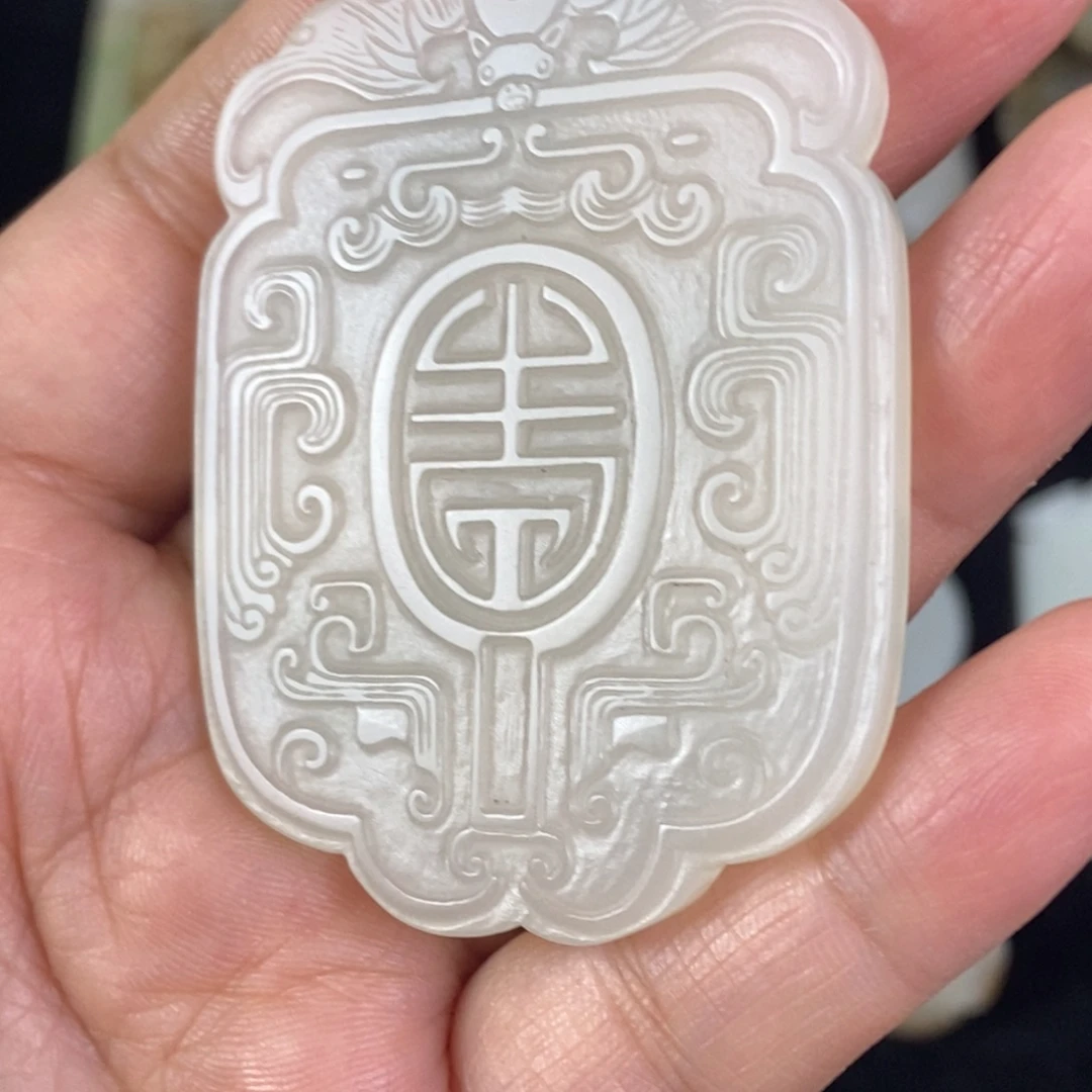 金***螂未镶嵌和田玉挂件