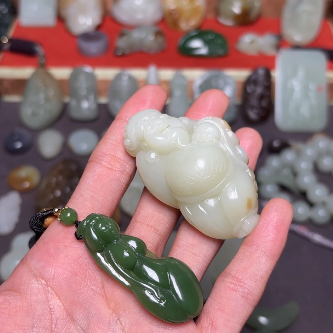 和田玉未镶嵌颈饰沙*东