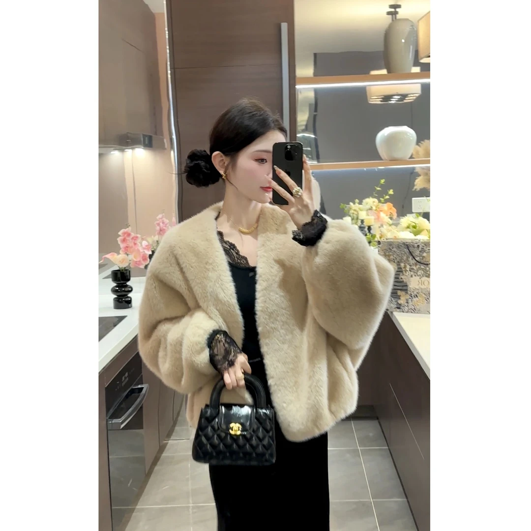 【周粥】【冬日雪芙】冬季新款气质小香时尚纯色高级感外套Q4WT3616A