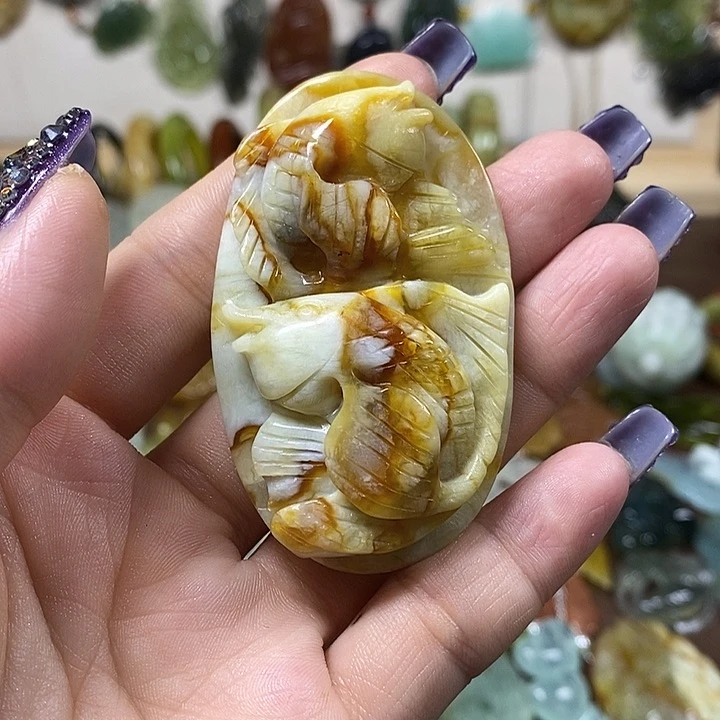 蛇纹石玉吊坠未镶嵌