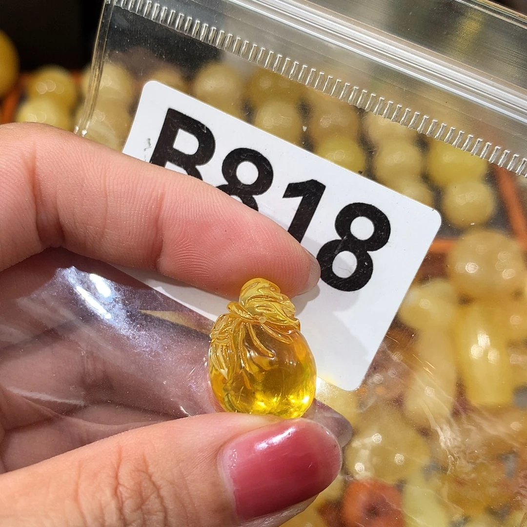 未镶嵌琥珀珠宝奇石
