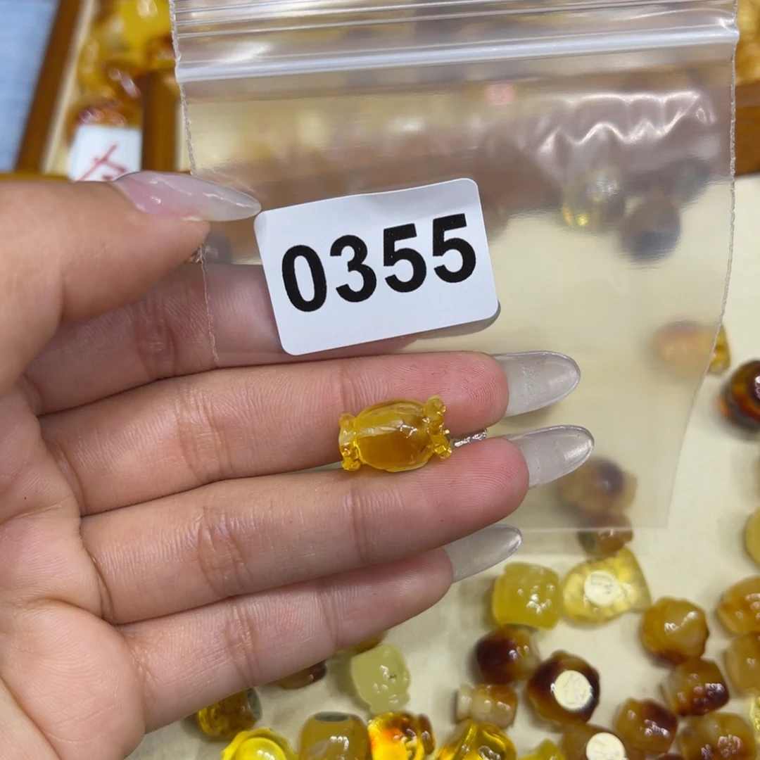 琥珀珠宝奇石未镶嵌