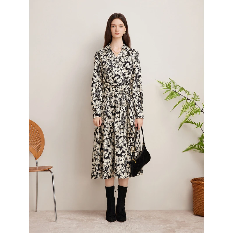 Goodland美地春秋新款碎花印花海鸥领收褶修身连衣裙LC34305590