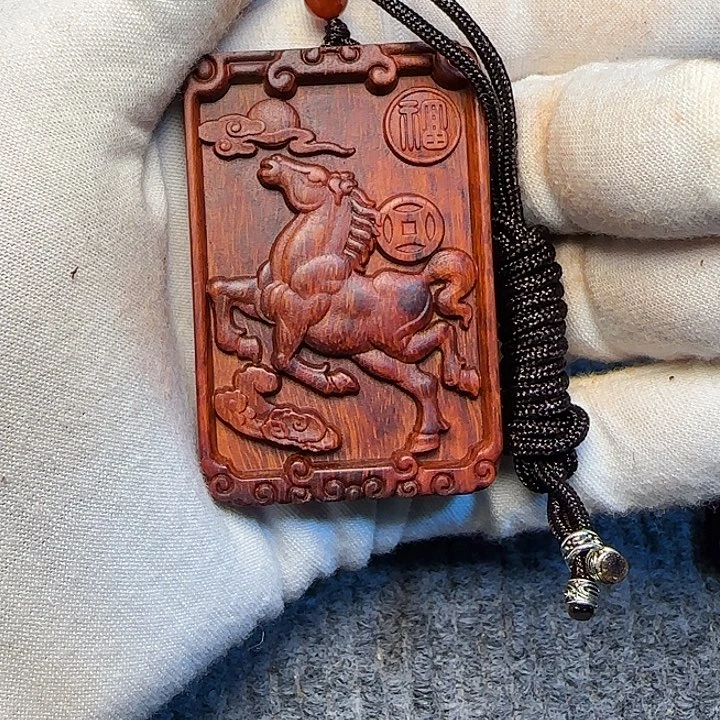 贝***产檀香紫檀（小叶紫檀）全陈化老料把件