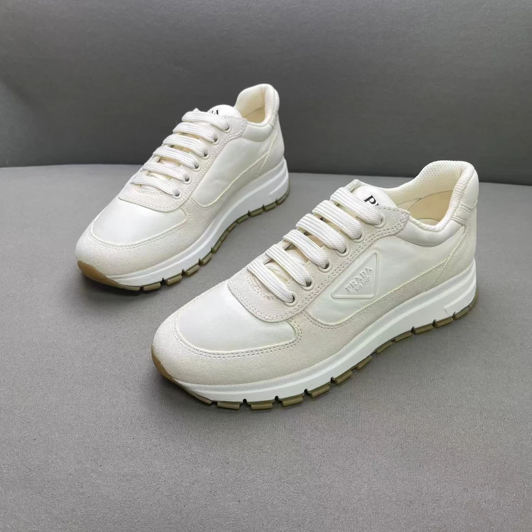 未使用 Prada/普拉达 白色皮面麂皮三角标运动鞋 35.5码/全新