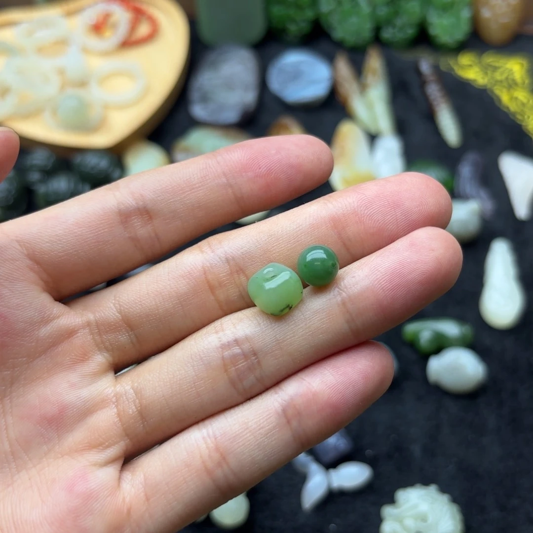 M***i和田玉未镶嵌颈饰