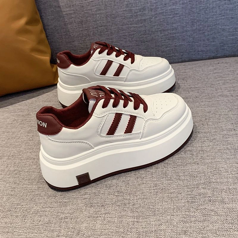 厚底小白鞋女2025春季新款爆款增高小众面包鞋学院风休闲运动板鞋