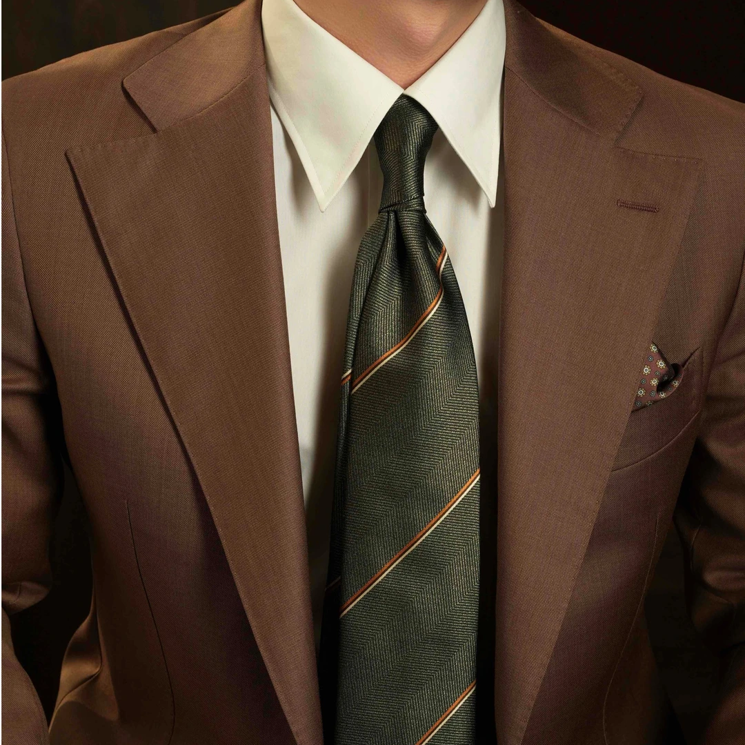 INSENSE·「手工三折系列」那不勒斯意式 草绿色斜纹男士领带