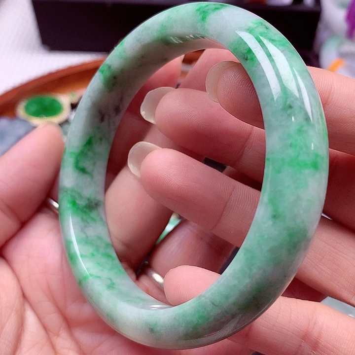 翡翠未镶嵌手镯翡翠