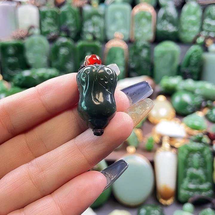 若***林和田玉未镶嵌挂件