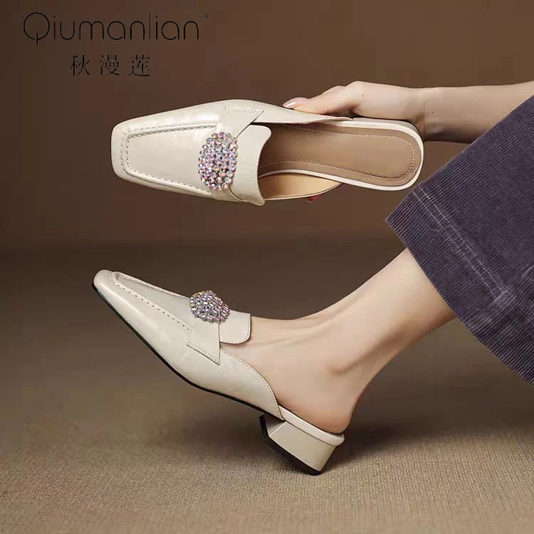 法式水钻方头粗跟凉拖鞋女2025夏季新款百搭气质低跟包头半拖鞋