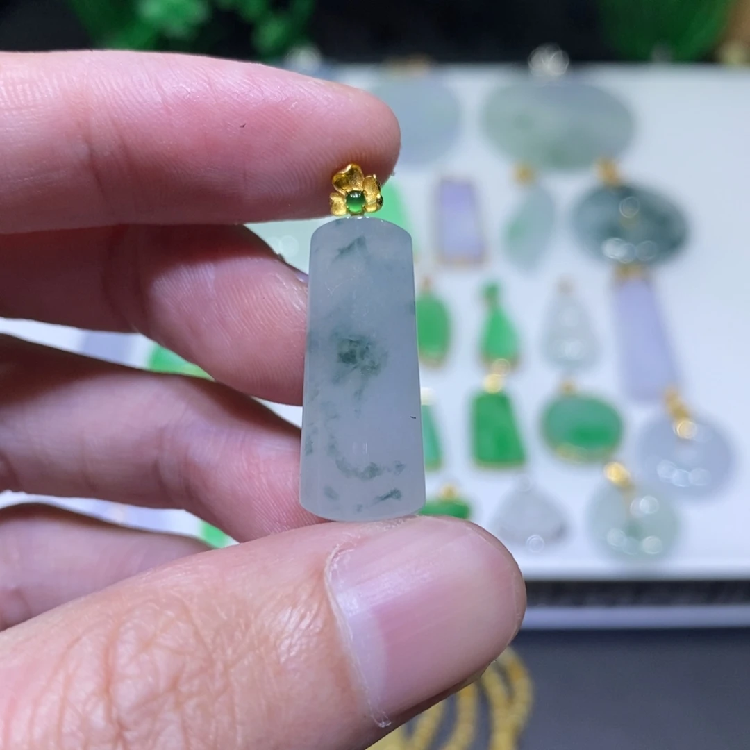 翡翠18K金镶嵌吊坠(不含链)