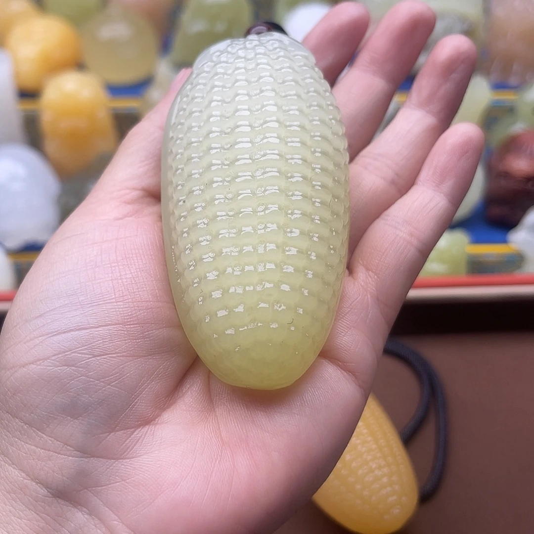 汤***咪新疆昆仑山脉山料
