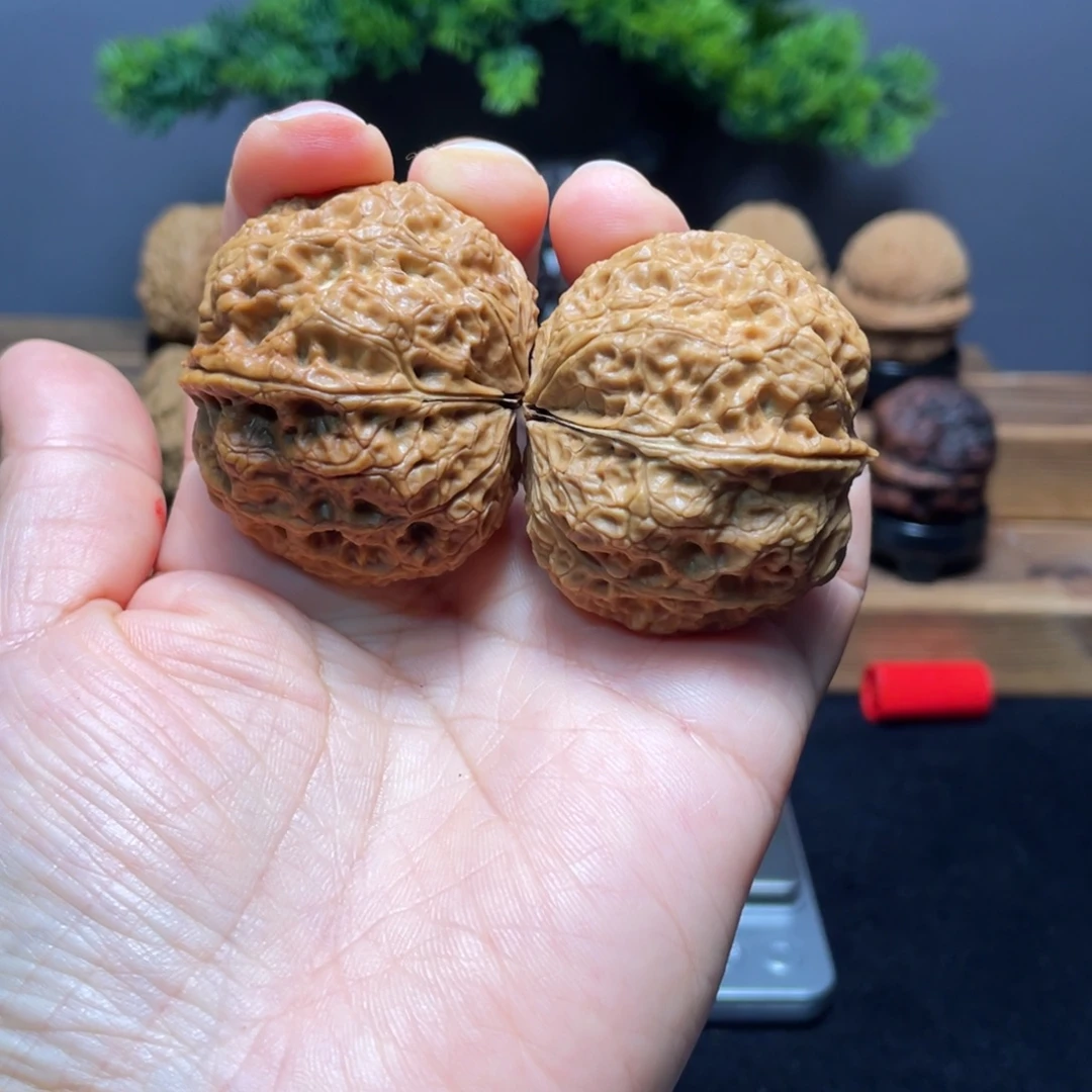 文玩核桃把件云南铁核桃28