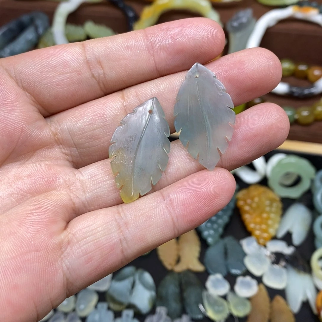 蛇纹石玉耳坠未镶嵌