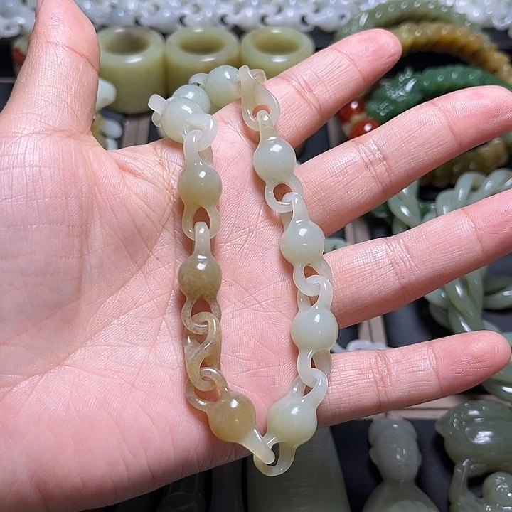 和田玉未镶嵌吊坠(不含链)八****子
