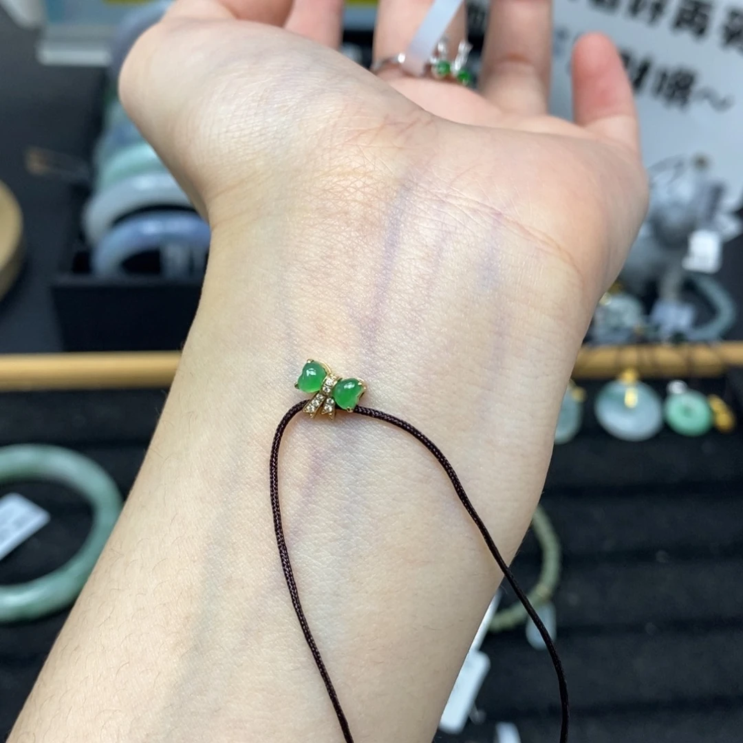 颈饰18K金镶嵌翡翠