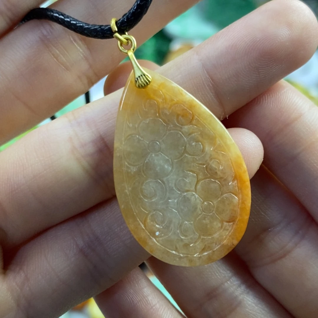 翡翠未镶嵌颈饰吊坠