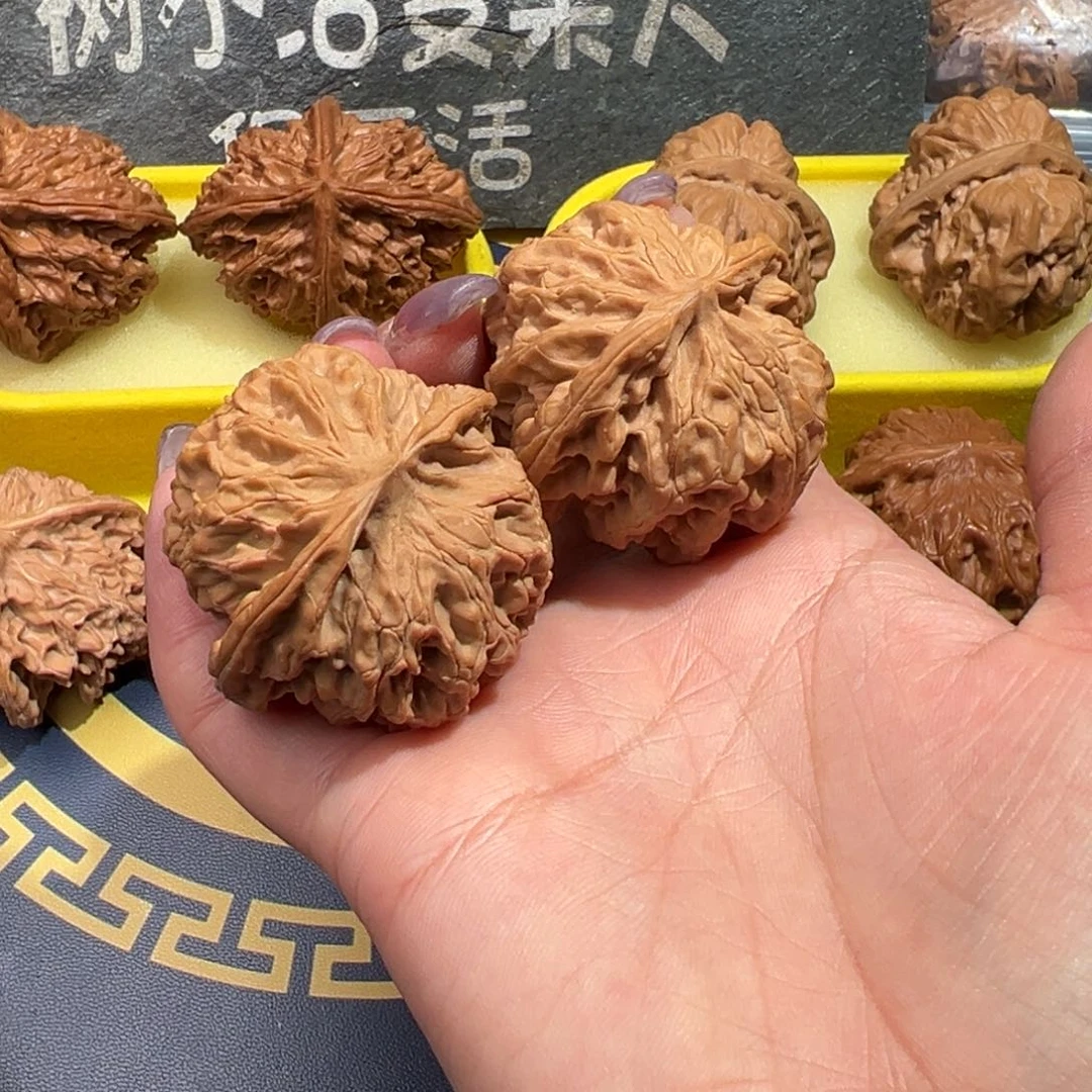 文玩核桃把件妈****念苹果园41