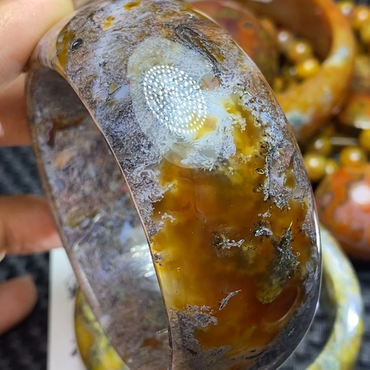玛瑙/玉髓颈饰未镶嵌善**己